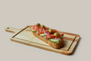 Брускетта c лососем