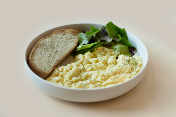 Скрэмбл с тостом 1/210